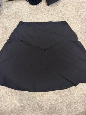 aerie crossover Black V-Waist Circle Skort